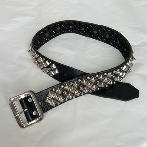 Vintage leather spike studded black leather belt